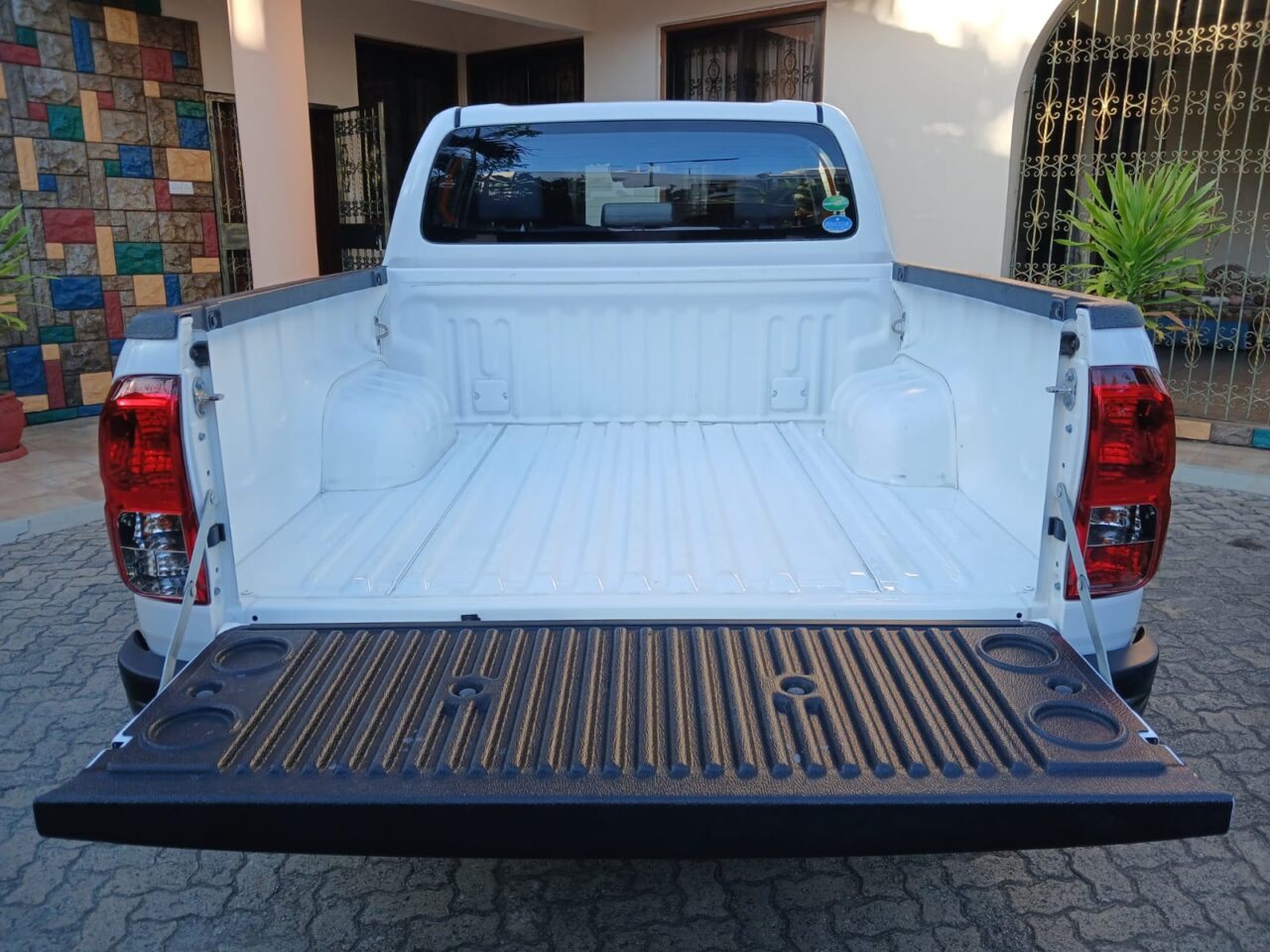 2019 Toyota Hilux — photo 5
