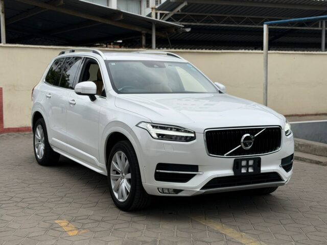 2019 Volvo XC90 T5