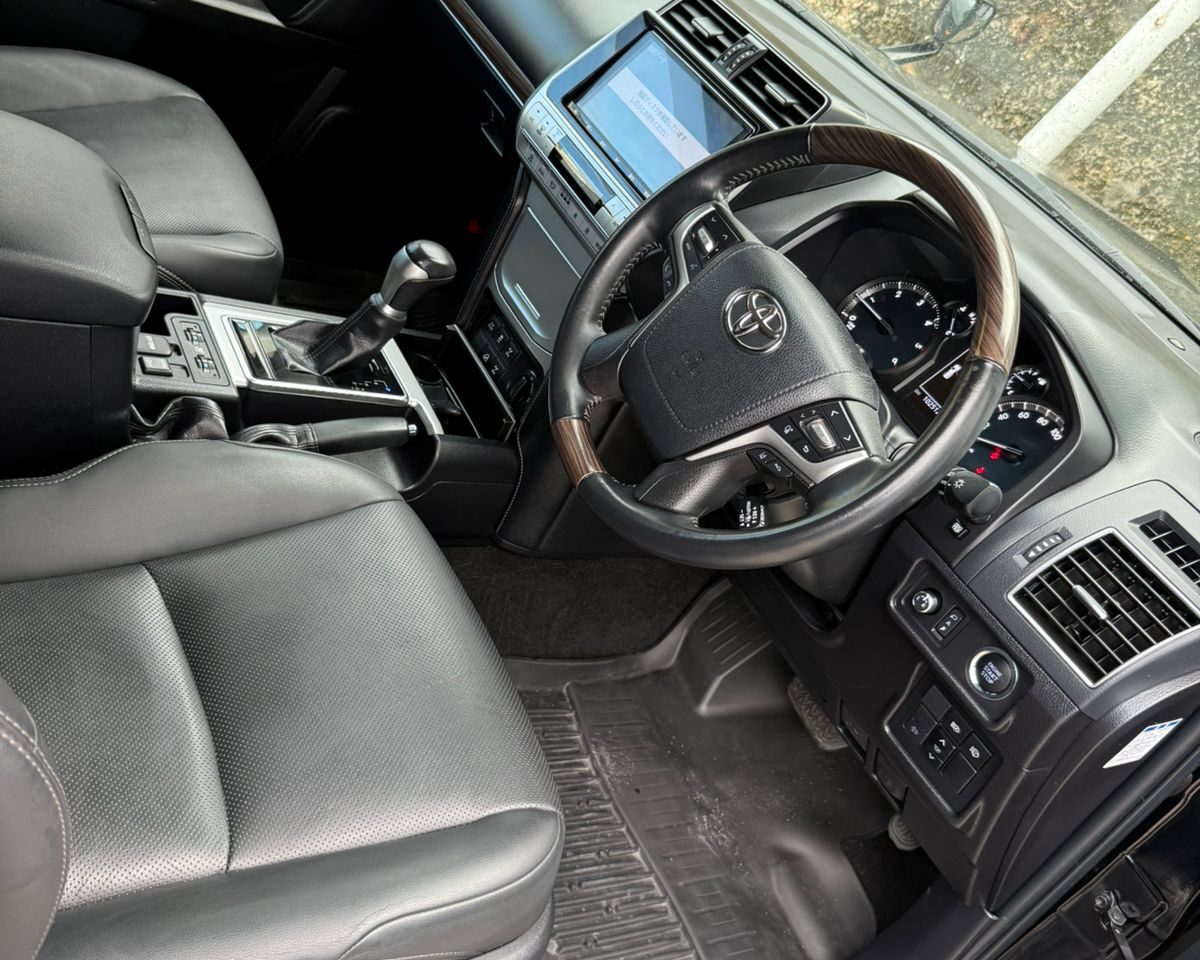 2021 Toyota Landcruiser Prado TXL Sunroof — photo 4