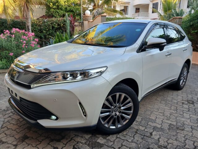 2019 Toyota Harrier Premium Package