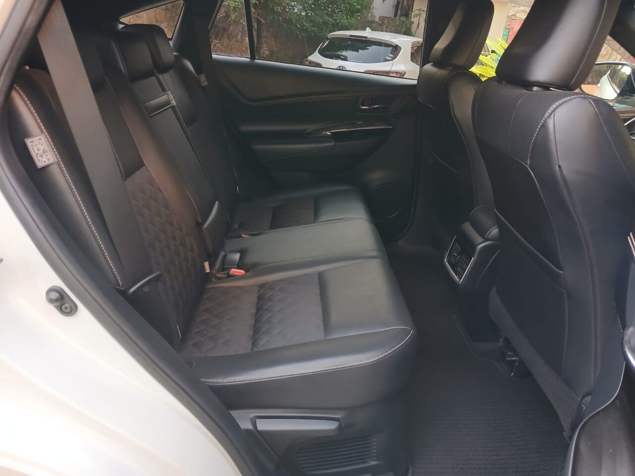 2019 Toyota Harrier Premium Package — photo 5