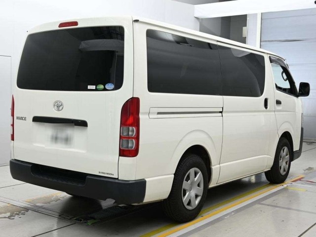 2019 Toyota Hiace GDH201V DX Diesel — photo 2