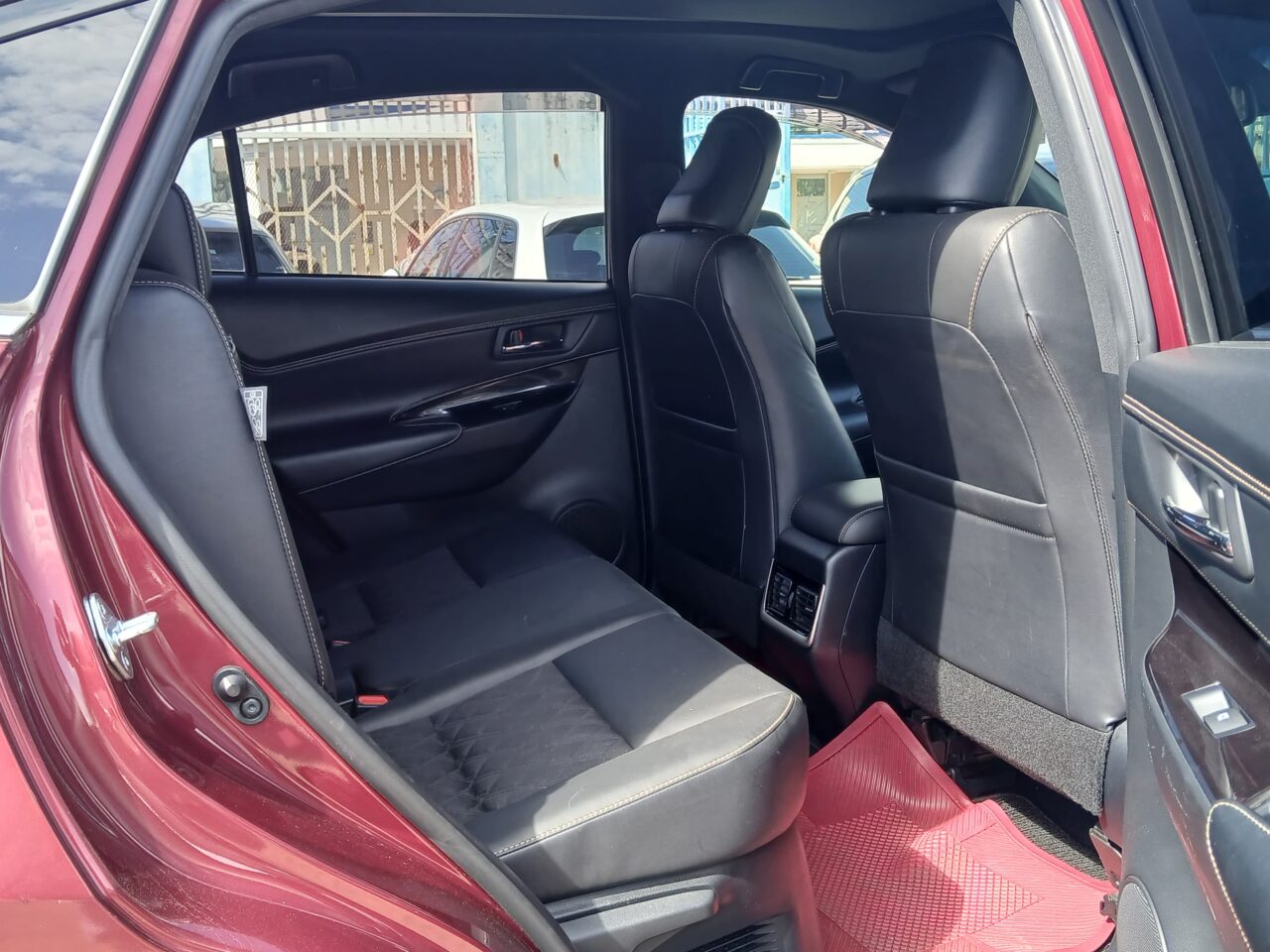 2019 Toyota Harrier Hybrid Sunroof — photo 5