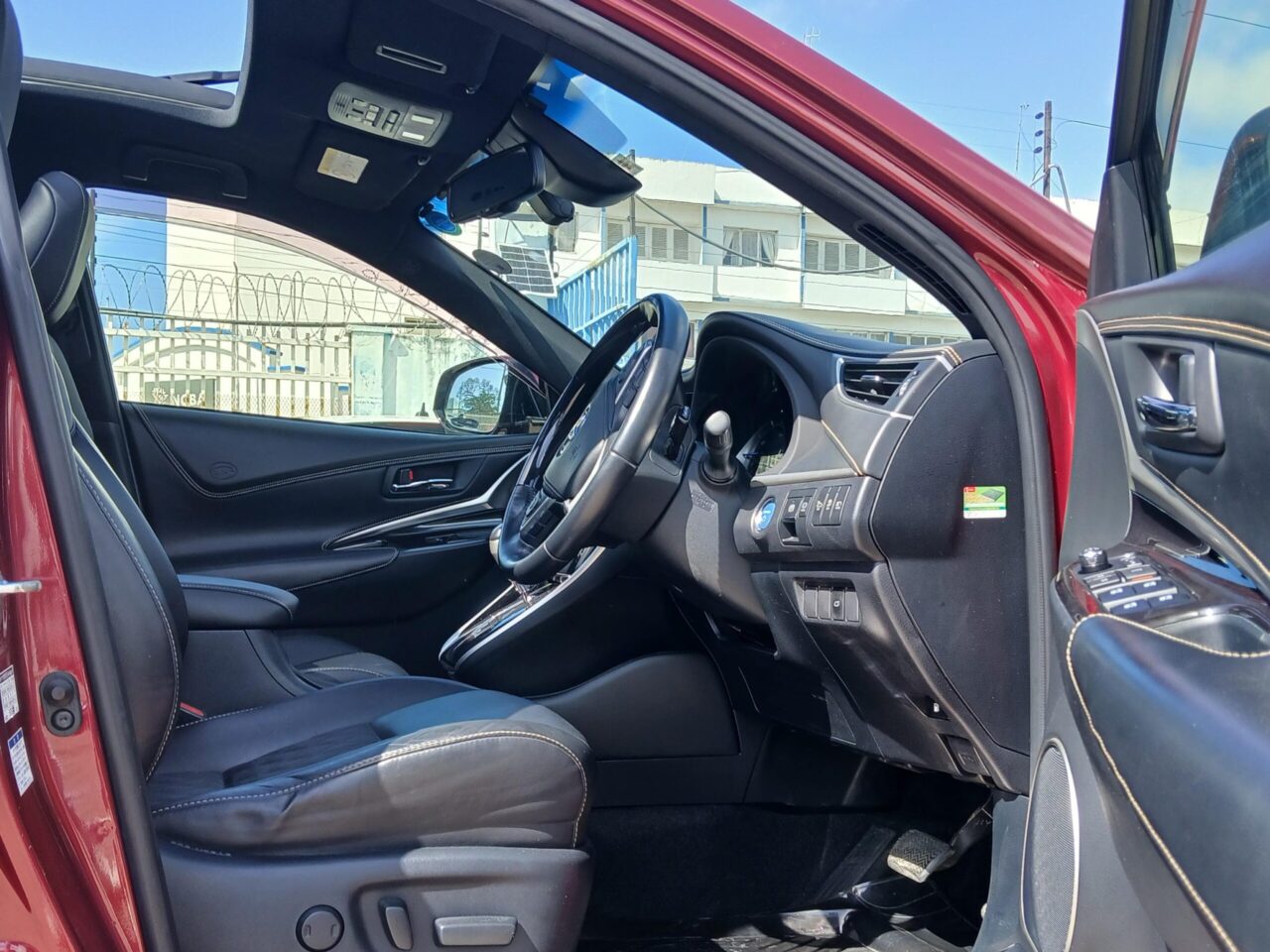 2019 Toyota Harrier Hybrid Sunroof — photo 6