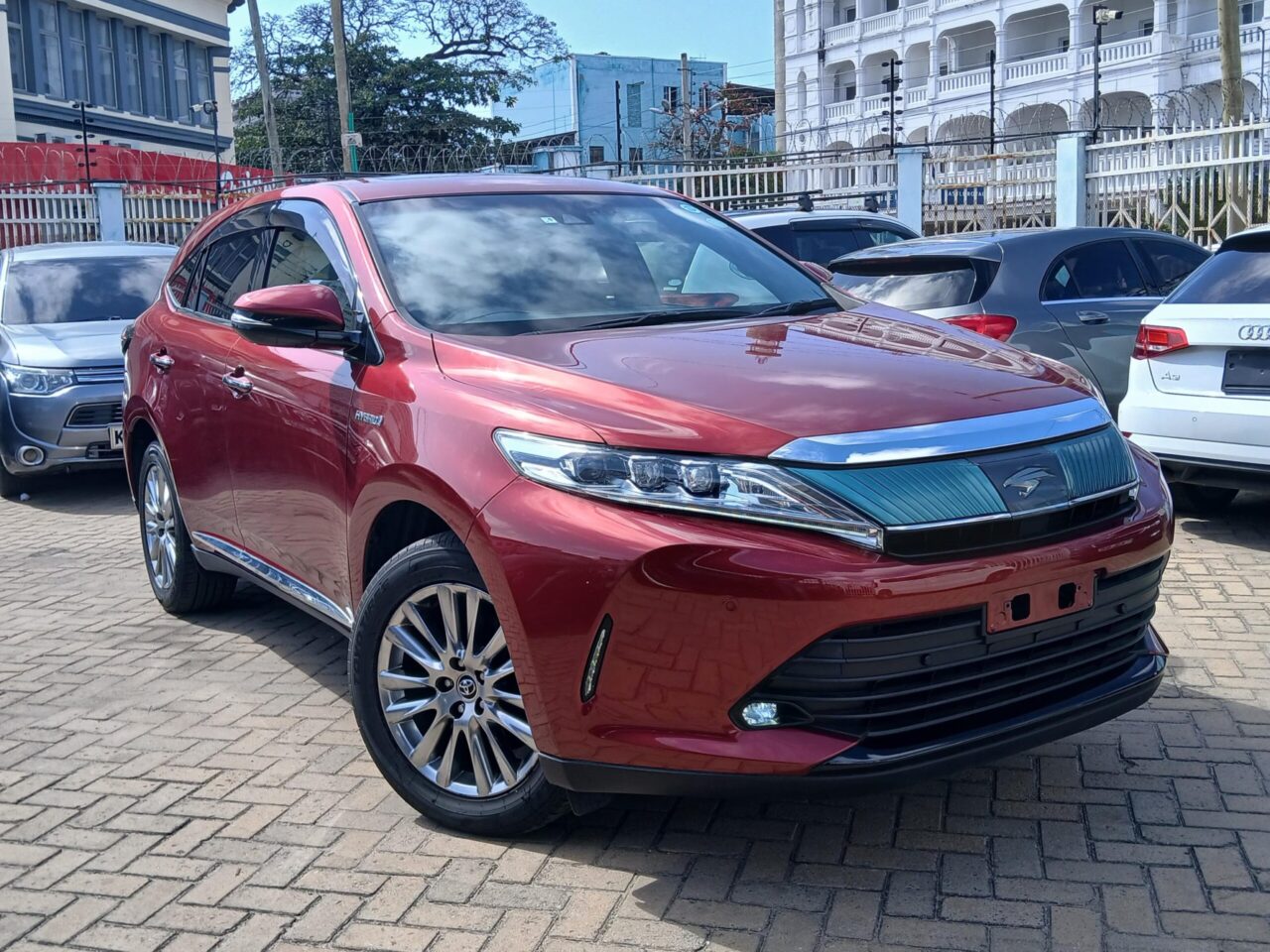 2019 Toyota Harrier Hybrid Sunroof — photo 2