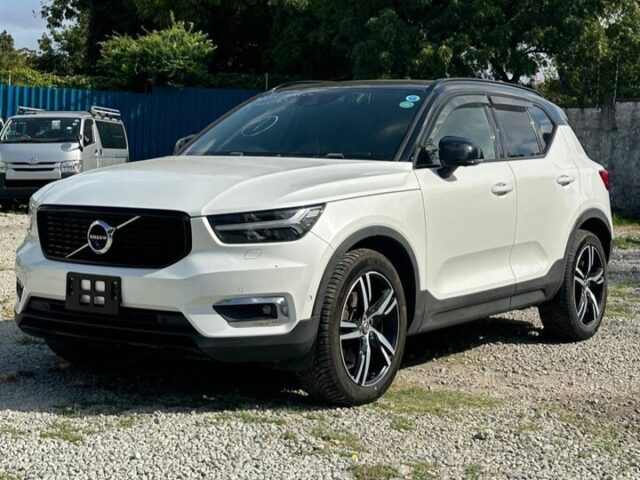 2019 Volvo XC 40 T4 AWD Sunroof