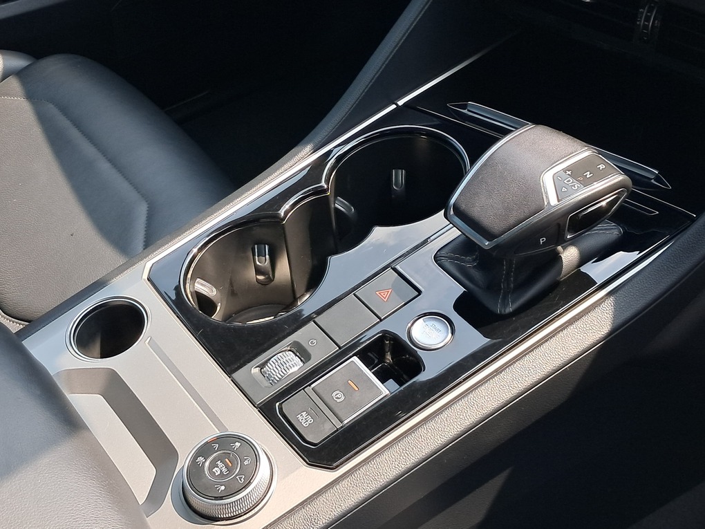 2019 Volkswagen Touareg Sunroof — photo 4