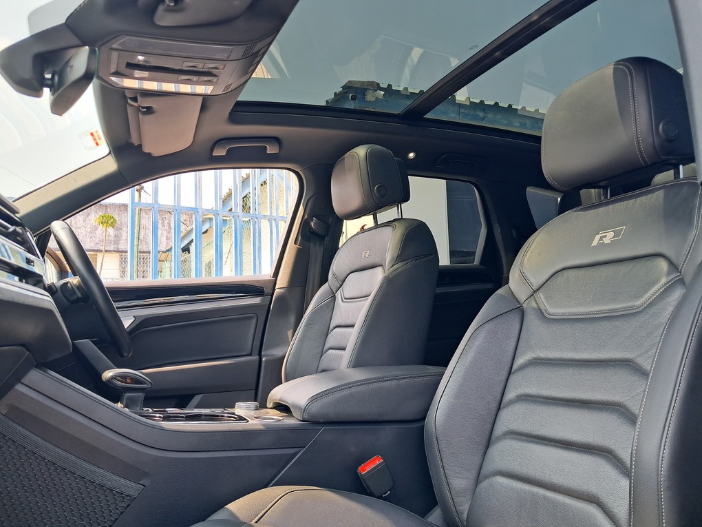 2019 Volkswagen Touareg Sunroof — photo 5