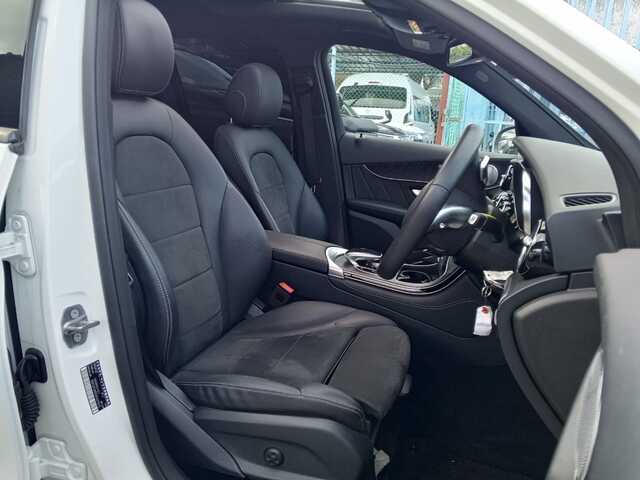 2019 Mercedes-Benz GLC 220D 4MATIC Sunroof — photo 4