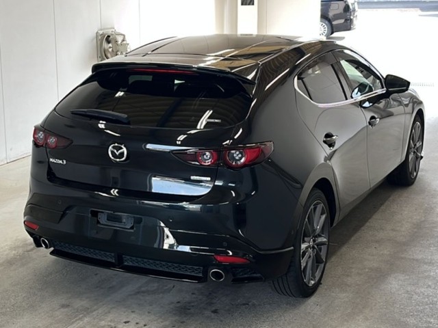 2019 Mazda 3 15S Touring — photo 2