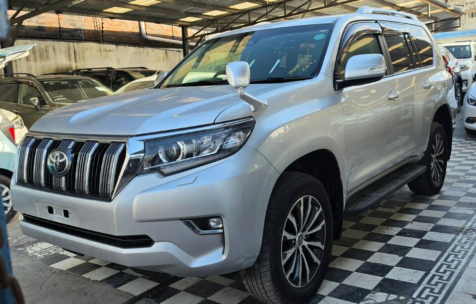 2019 Toyota Landcruiser Prado TX — photo 2