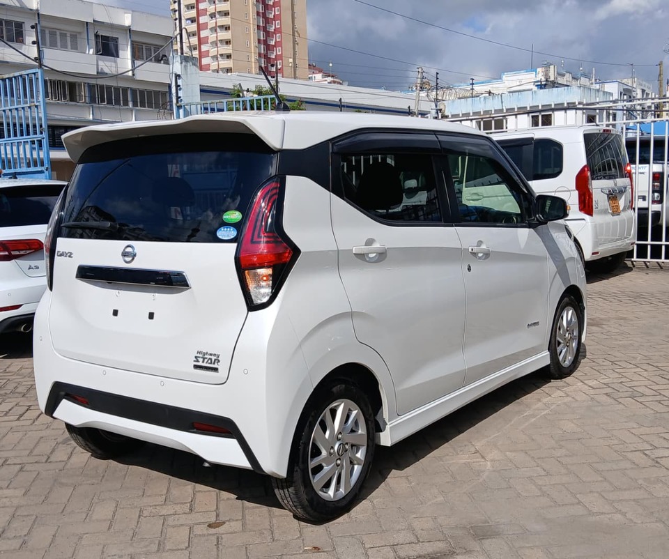 2019 Nissan Dayz Highway Star X Hybrid-S Package — photo 6
