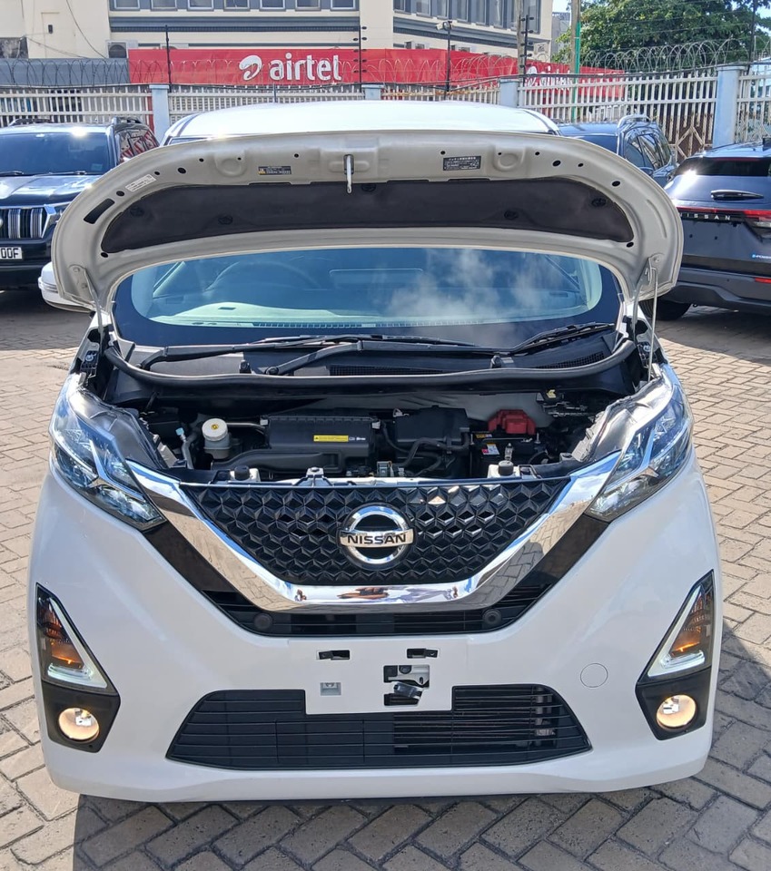2019 Nissan Dayz Highway Star X Hybrid-S Package — photo 5