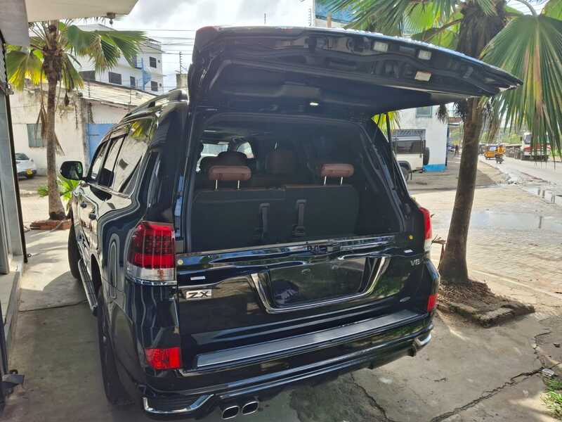 2020 Toyota Landcruiser ZX V8 Sunroof — photo 6