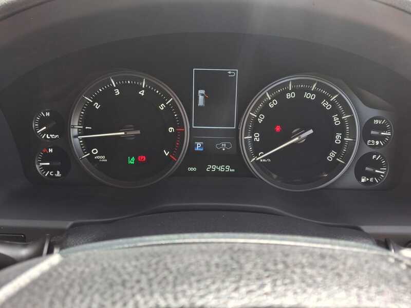 2020 Toyota Landcruiser ZX V8 Sunroof — photo 4