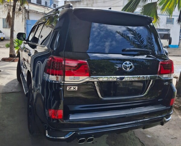 2020 Toyota Landcruiser ZX V8 Sunroof — photo 7