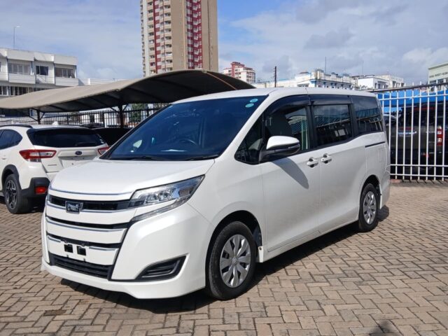 2019 Toyota Noah X Package