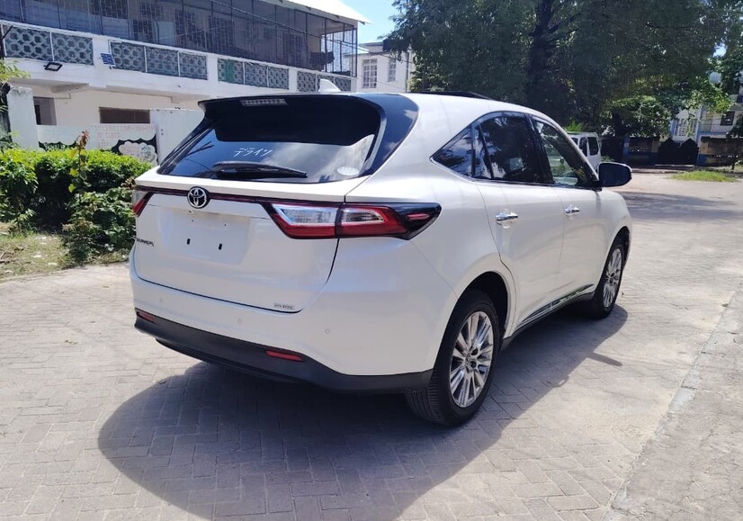 2019 Toyota Harrier Premium Grade Sunroof — photo 7