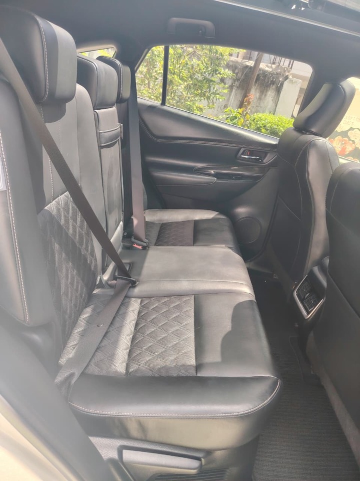 2019 Toyota Harrier Premium Grade Sunroof — photo 6