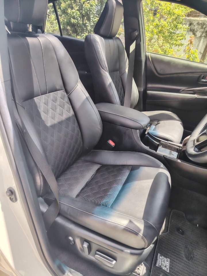 2019 Toyota Harrier Premium Grade Sunroof — photo 3