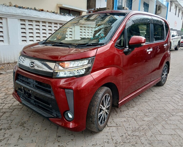 2019 Daihatsu Move Custom