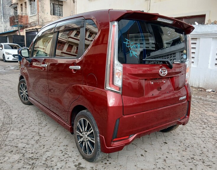 2019 Daihatsu Move Custom — photo 6