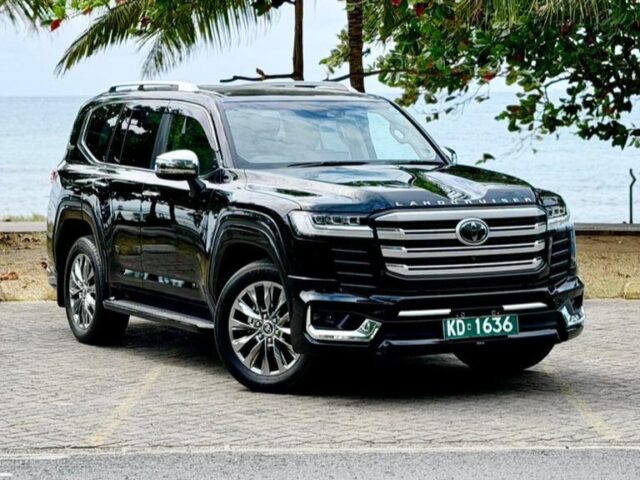 2023 Toyota Landcruiser ZX LC300 Sunroof