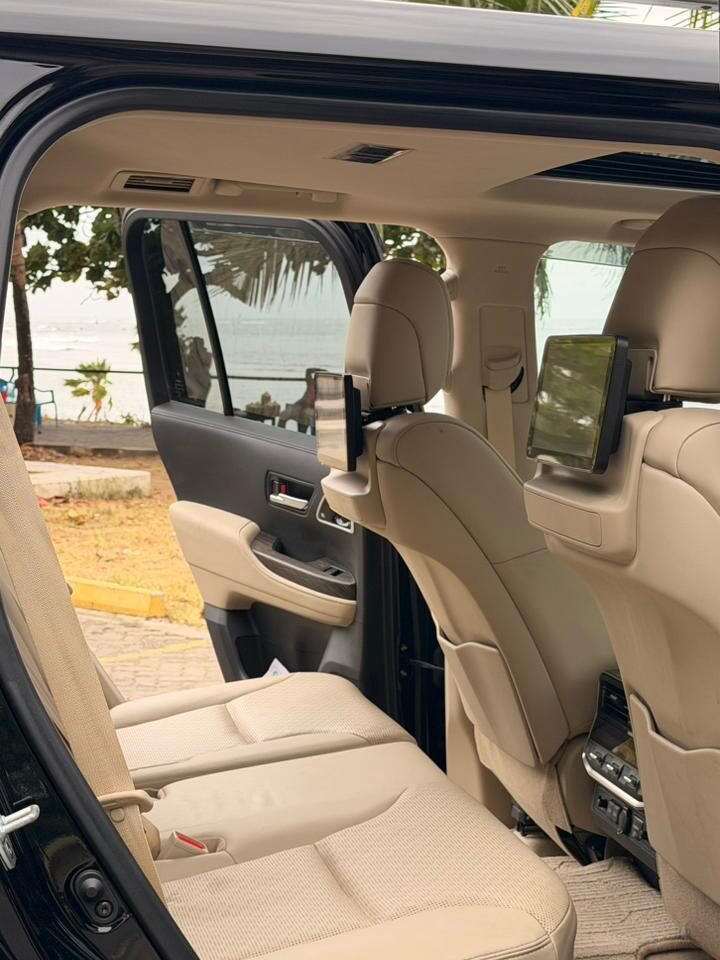 2023 Toyota Landcruiser ZX LC300 Sunroof — photo 5